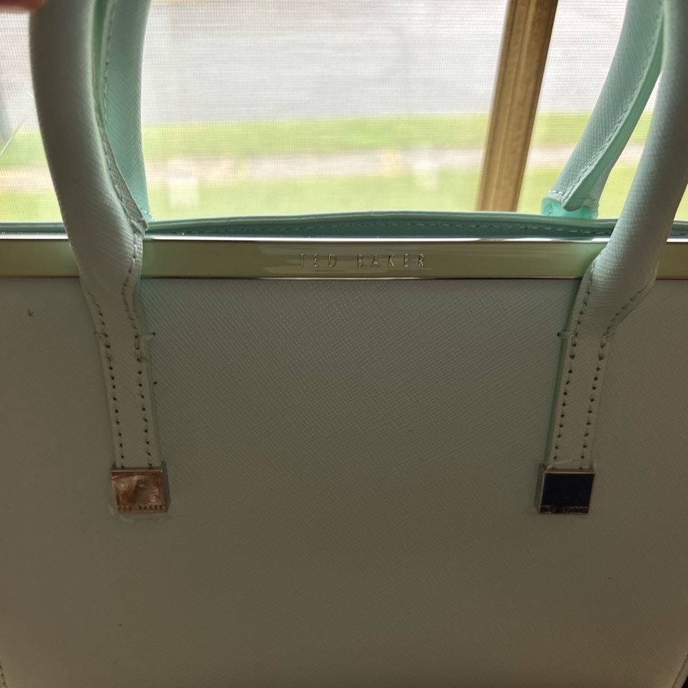 Ted Baker🎉HP🎉Tabitha mint green leather& floral convertible crossbody - Picture 5 of 15